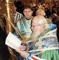 В день праздника Введения Святейший Патриарх посетил Донской монастырь и совершил молебен у раки с мощами святителя Тихона