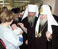 В Международный день защиты детей Святейший Патриарх посетил НИИ кардиохирургии им. В.И.Бураковского Научного центра сердечно-сосудистой хирургии им. А.Н.Бакулева РАМН