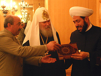 Рпц и мусульмане. Религиозная конфессия. Лидеры религиозного выступления. Патриарх проповедь. Священнослужители в разных религиях.