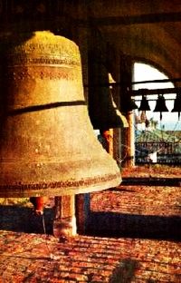 «Царь-Колокол» поднят на звонницу Троице-Сергиевой Лавры (комментарий в аспекте культуры)