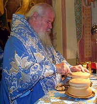 В праздник Казанской иконы Божией Матери Святейший Патриарх совершил Божественную литургию и молебен в Казанском соборе на Красной площади В праздник Казанской иконы Божией Матери Святейший Патриарх совершил Божественную литургию и молебен в Казанском соборе на Красной площади