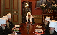 Под председательством Святейшего Патриарха Московского и всея Руси Алексия II началось очередное заседание Священного Синода Русской Православной Церкви Под председательством Святейшего Патриарха Московского и всея Руси Алексия II началось очередное заседание Священного Синода Русской Православной Церкви