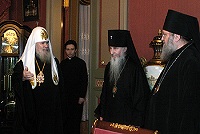 Предстоятель Русской Православной Церкви встретился с делегацией Русской Православной Церкви Заграницей Предстоятель Русской Православной Церкви встретился с делегацией Русской Православной Церкви Заграницей