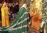 Предстоятель Русской Православной Церкви совершил Рождественскую Великую Вечерню в храме Христа Спасителя Предстоятель Русской Православной Церкви совершил Рождественскую Великую Вечерню в храме Христа Спасителя