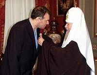 Святейший Патриарх Московский и всея Руси Алексий II встретился с создателями телевизионного сериала по истории Русской Православной Церкви «Земное и небесное»