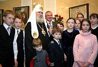 Предстоятель принял участие в детском Рождественском празднике в Государственном Кремлевском дворце Предстоятель принял участие в детском Рождественском празднике в Государственном Кремлевском дворце