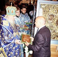 В Храме Христа Спасителя Святейший Патриарх Алексий встретил Тихвинскую Богородицы и возглавил Всенощное бдение по случаю возвращения чудотворного образа в Отечество