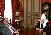 Святейший Патриарх встретился с депутатом Греческого Парламента Теодоросом Пангалосом Святейший Патриарх встретился с депутатом Греческого Парламента Теодоросом Пангалосом