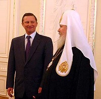 Святейший Патриарх Московский и всея Руси Алексий II и Министр обороны Российской Федерации С.Б.Иванов вручили ордена св. Димитрия Донского ветеранам Великой Отечественной войны и военачальникам Российской армии Святейший Патриарх Московский и всея Руси Алексий II и Министр обороны Российской Федерации С.Б.Иванов вручили ордена св. Димитрия Донского ветеранам Великой Отечественной войны и военачальникам Российской армии