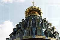 В «Доме Бурганова» проходит благотворительная выставка «Свет России» (комментарий в интересах нации)