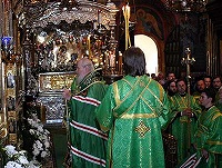 В канун празднования Обретения мощей преп. Сергия Радонежского Святейший Патриарх возглавил богослужения в Троицком соборе Троице-Сергиевой Лавры В канун празднования Обретения мощей преп. Сергия Радонежского Святейший Патриарх возглавил богослужения в Троицком соборе Троице-Сергиевой Лавры