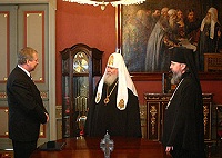 Состоялась встреча Святейшего Патриарха Московского и всея Руси Алексия II c директором Федеральной службы РФ по контролю за оборотом наркотиков В.В.Черкесовым Состоялась встреча Святейшего Патриарха Московского и всея Руси Алексия II c директором Федеральной службы РФ по контролю за оборотом наркотиков В.В.Черкесовым