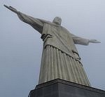 У статуи Христа на горе Корковадо в Рио-де-Жанейро впервые в истории совершена православная Литургия