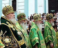 В день Обретения мощей преп. Сергия Радонежского Его Святейшество совершил Божественную литургию в Успенском соборе Троице-Сергиевой Лавры