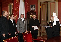 Святейший Патриарх Алексий вручил церковные награды создателям фильма &laquo;Остров&raquo;