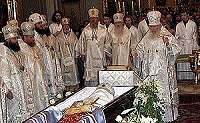 Святейший Патриарх Алексий совершил отпевание новопреставленного митрополита Волоколамского и Юрьевского Питирима