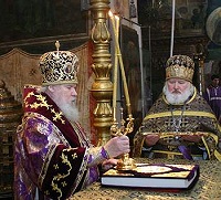 Святейший Патриарх совершил Божественную литургию в Успенском соборе Кремля Святейший Патриарх совершил Божественную литургию в Успенском соборе Кремля