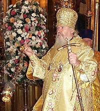 Накануне праздника св. Николая Святейший Патриарх Московский и всея Руси Алексий II совершил всенощное бдение в Богоявленском кафедральном соборе Москвы, отмечающем 150-летие со дня освящения