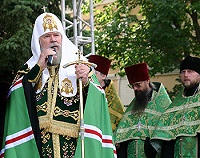 Слово Святейшего Патриарха Алексия после молебна на площади перед колокольней Саровской пустыни Слово Святейшего Патриарха Алексия после молебна на площади перед колокольней Саровской пустыни