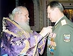 Святейший Патриарх наградил орденом св. Даниила Московского, III степени, заместителя командующего Объединенной группировкой войск на Северном Кавказе генерал-майора А.И.Студеникина