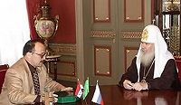 Состоялась встреча Святейшего Патриарха Московского и всея Руси Алексия с чрезвычайным и полномочным послом Ирака в России Аббасом Халафом