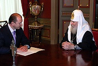 Святейший Патриарх Алексий принял председателя Совета директоров ОАО «Автоваз» В.В.Артякова Святейший Патриарх Алексий принял председателя Совета директоров ОАО «Автоваз» В.В.Артякова