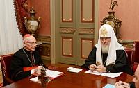 Святейшей Патриарх Кирилл встретился с почетным председателем Папского совета по культуре кардиналом Полем Пупаром
