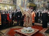В праздник Собора новомучеников и исповедников Церкви Русской Святейший Патриарх Кирилл совершил Литургию в Успенском соборе Московского Кремля