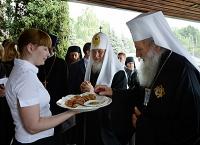 Предстоятели Русской и Болгарской Церквей посетили Посольство Болгарии в Москве
