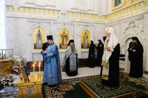 В девятую годовщину со дня кончины Патриарха Алексия II Предстоятель Русской Церкви совершил заупокойное богослужение в Даниловом монастыре