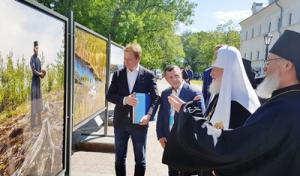 Святейший Патриарх Кирилл посетил фотовыставку, открытую у стен Валаамского монастыря