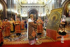 В канун дня памяти святителя Николая Чудотворца Святейший Патриарх Кирилл совершил всенощное бдение в Храме Христа Спасителя в Москве