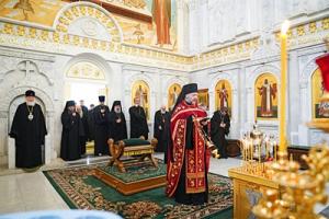 Члены Священного Синода совершили литию по митрополиту Восточно-Американскому Илариону и архиепископу Пинскому Стефану