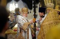 В Неделю 30-ю по Пятидесятнице Святейший Патриарх Кирилл совершил Литургию в Успенском соборе Московского Кремля